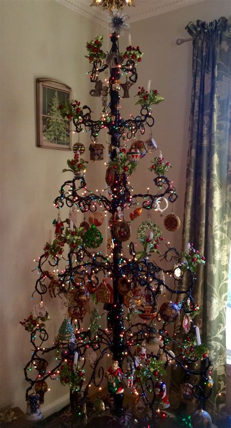 See more ideas about metal christmas tree, metal, wrought iron christmas tree. Pin by Flur Spender RN on CHRISTMAS | Wrought iron ...