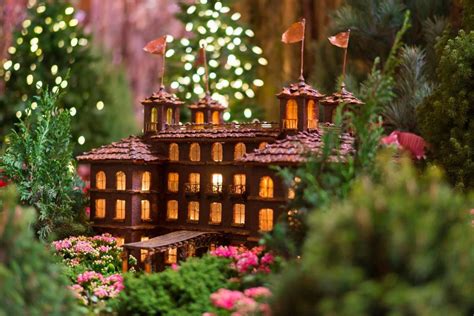 The garden also has a renowned bonsai collection. Chicago Botanic Garden Christmas Lights 2017 | Fasci Garden