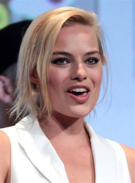 Margot is the cover star for the new elle france april 16th issue! Margot Robbie - Wikipedia