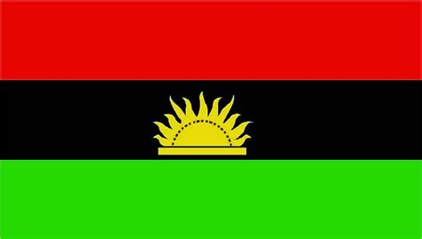 Since the agitation of the restoration of sovereign state of biafra was resurrected from 2015 till date, many innocent young men and women. Policeman Tries To Arrest A Fan With Biafra Flag, Drama ...