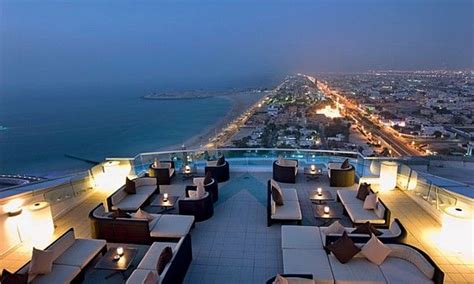 Uptown Bar Dubai The View All The Way Down The Coast To Satwa And