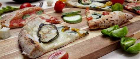 In questa rubrica troverete tanti gusti di pizza:da quelli piu' tradizionali a quelli piu' moderni,dai piu' fantasiosi a quelli intramontabili! Gusti pizza particolari che puoi preparare a casa tua con ...