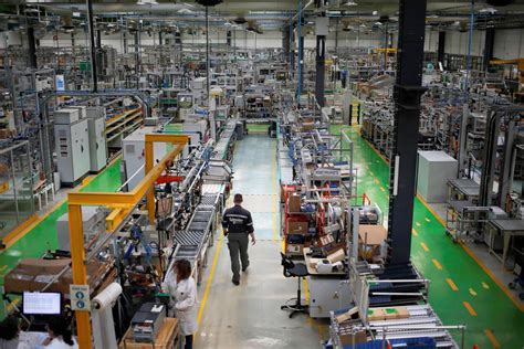La production industrielle rebondit en janvier en France
