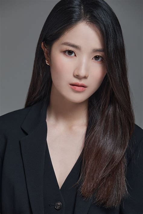 Kim Hye Yoon Profile Photo Beautiful Asian Women One And Only Asian