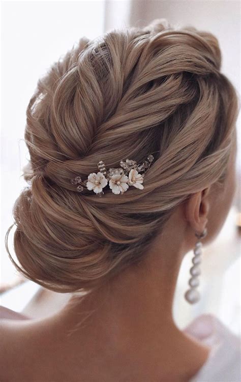Chic Updo Hairstyles For Modern Classic Looks Vanilla
