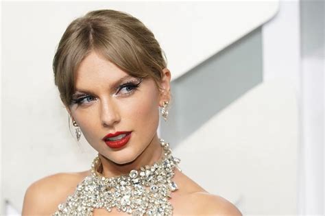 Taylor Swift Phá Kỷ Lục Thế Giới Với Album Midnights