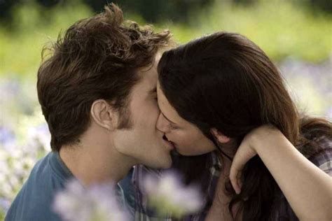 Twilight Saga Eclipse Movie Updates The Edward And Bella Kiss In Eclipse