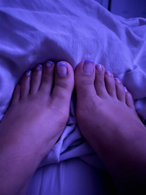 calí 🌺 on twitter tucking my sweet feet into bed 💤 bu5hq3frhv twitter