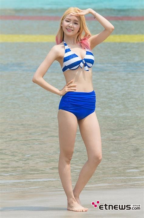 This Idol Looks Adorable In Bikini Daily K Pop News