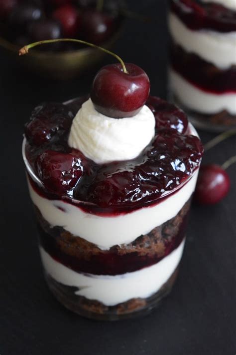 Diese himmlische vegane schwarzwälder kirschtorte ist unglaublich köstlich und kommt komplett ohne tierische produkte aus. Schwarzwälder Kirsch Becher | Kirsch dessert, Dessert ...