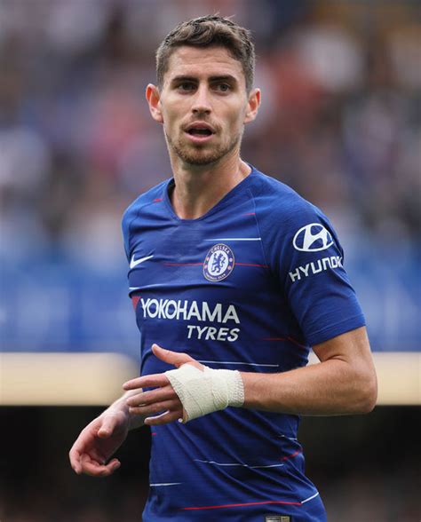 Jorginho a midfield player while at napoli , is an amazing player. Chelsea news: Jorginho produces AMAZING stat - star rated among top Premier League passers ...