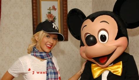 Christina Aguilera Se Peleó Con Mickey Mouse En Disneylandia Zona Pop