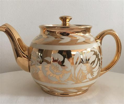 Sadler Teapot 1600 Round Body Gold With Ivory Flowers C1950 Etsy In 2020 Tea Pots Tea Pots