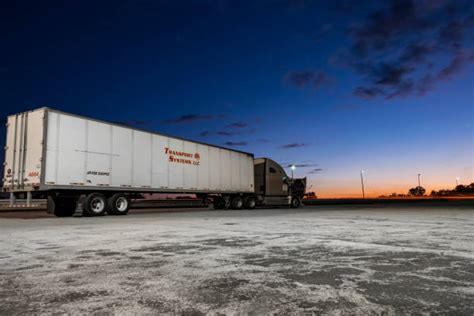 Best Broken Down Semi Truck Stock Photos Pictures And Royalty Free