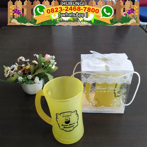 Kamu bisa memulainya dengan sesuatu yang simple dan menarik. Gelas Sexy Jumbo Warna Ubm32 W | Souvenir Pernikahan