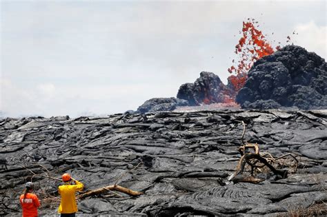 Hawaii Helicopter Evacuation Readied As New Lava Stream Hits Ocean