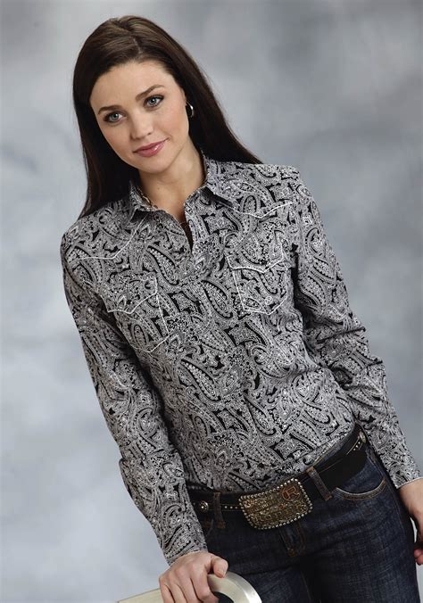 The pocket watch returns to become an appendage of the fashionista. Roper® Women's Black Paisley Long Sleeve Snap Western Shirt