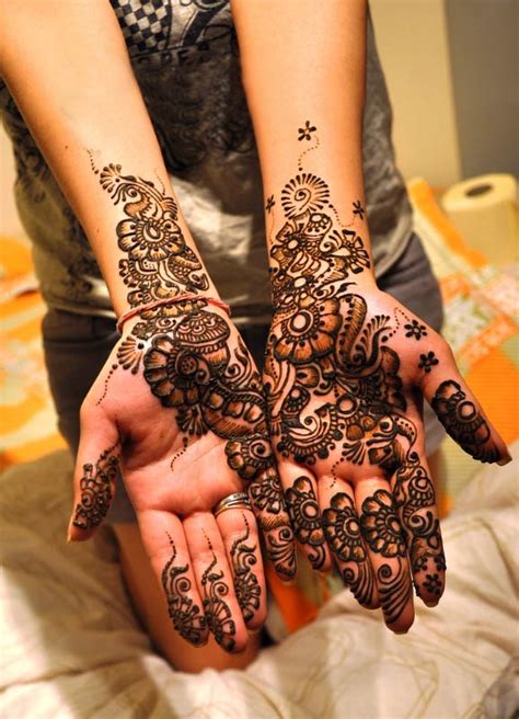Simple Eid Mehndi Designs For Hands