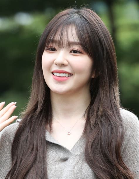 Maybe you would like to learn more about one of these? 레드벨벳 아이린, 청순 미소