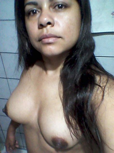 Ana Caroline Ninfeta Morena Se Exibiu Pelada Em Fotos Caseiras Videos Porno Carioca
