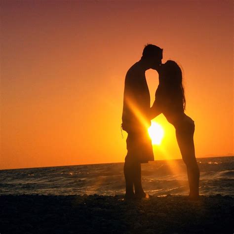 Love Couple Kissing Under Sunset At The Beach Sunset Beach Pictures