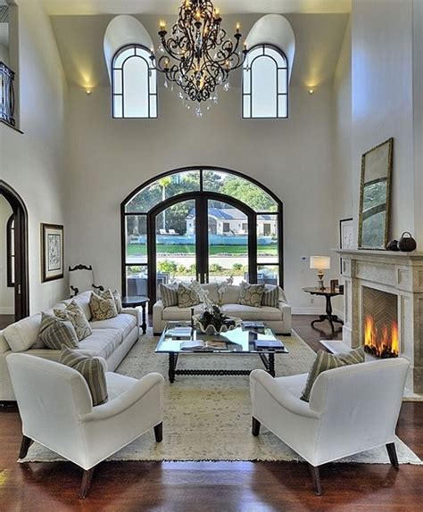 Chic And Luxurious Large French Style Living Room Ideas