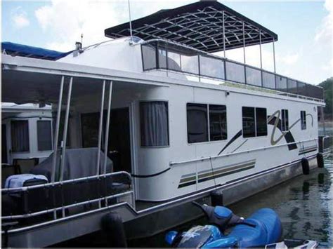 If owning a houseboat is your dream let us make that dream come true. 2003 Fun Time Houseboat powerboat for sale in Kentucky