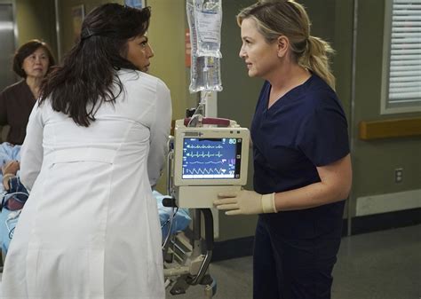 Grey S Anatomy Photo Jessica Capshaw Sara Ramirez 889 Sur 1640 Allociné