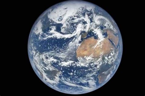 Earth From 1 Million Miles Away One Year Time Lapse Video Earth