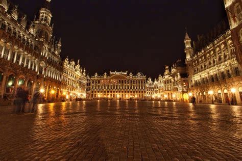 Escena De La Noche De Bruselas De Grand Place Imagen De Archivo