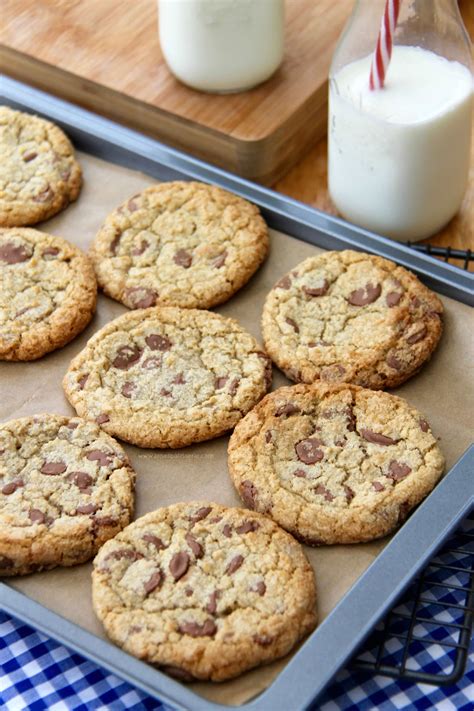 The real variable in this oatmeal chocolate chip cookie recipe is the shredded coconut. Chewy Chocolate Chip Cookies! - Jane's Patisserie