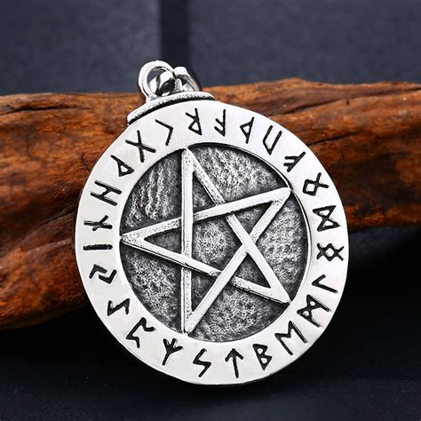 Men Viking Runes Letter Amulet Pendant Pentagram Pentacle Star Pagan