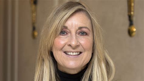 fiona phillips shares heartbreaking details of shock alzheimer s diagnosis hello