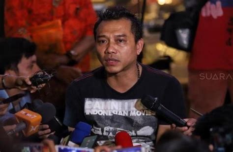 Sampai hari ini aku belum tau beritanya, kata anang, dikutip dari kanal youtube kh infotainment, minggu (20/6). Pernah Ditolak Anang Hermansyah, Penyanyi Ini Sakit Hati sampai Bikin Lagu - MataMata.com