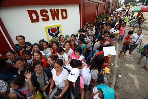 dswd suspends giving educational assistance but people continue to pour in gma news online
