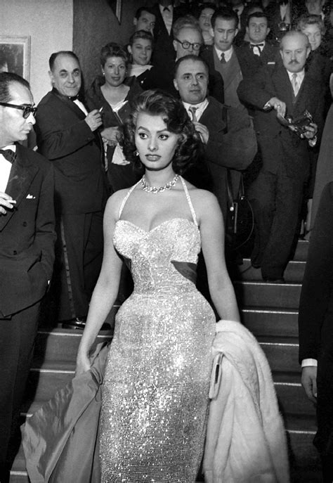 The Best Hourglass Figures Of All Time Marilyn Monroe Beyonce And More Vogue Sophia Loren