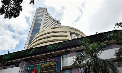 Sensex (also known as the s&p bse sensex) is the index which broadly represents bse and the market sentiment. BSE Sensex Today LIVE Market Updates: Sensex Jumps Over ...