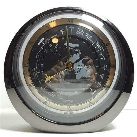 Rare Silver Seiko Quartz World Clock W Flashing Airplane Second Hand
