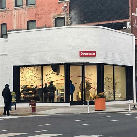 Supreme Chicago Opening News Supreme Community