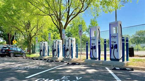 Evgo Launches Californias First Curbside Charging Plaza
