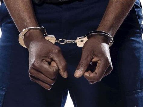 Bogus Cop Arrested After Demanding Us200 Bribe Zw News Zimbabwe