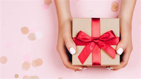 The best gift ideas to say happy. What is the best birthday present you've ever got? - PUMA ...