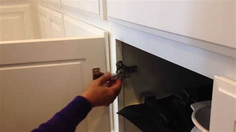 This equates to approximately 2.5 minutes per door and a clamping time of 12 minutes. Taylor Cabinet Door Co. Hanging New Cabinet Doors with ...