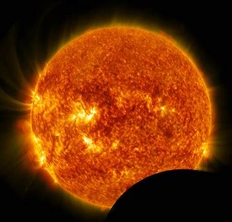 Dimana permukaan bumi yang terkena dengan umbra, maka akan terjadi. WAJAH MATAHARI: Begini Indahnya Sang Surya Dari Angkasa ...