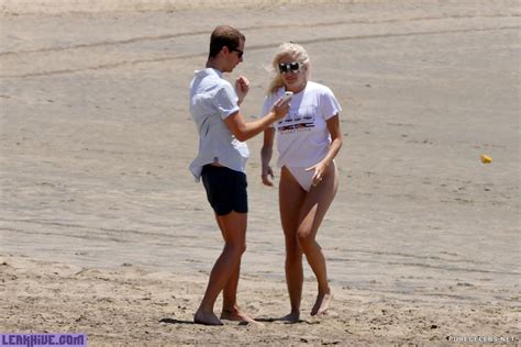 Leaked English Singer Pixie Lott Looks Sexy On A Beach