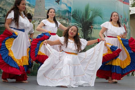Ecuador Dancers Heritage Festival Kurayba Flickr