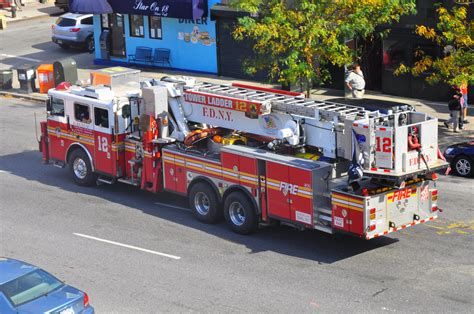 Fdny Tower Ladder 12 From The High Line 2002 Seagrave 95 Flickr