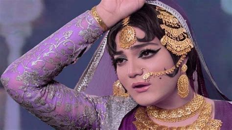 Shoaib Khan Honours The Legendary Rani Jee By Recreating Her Iconic