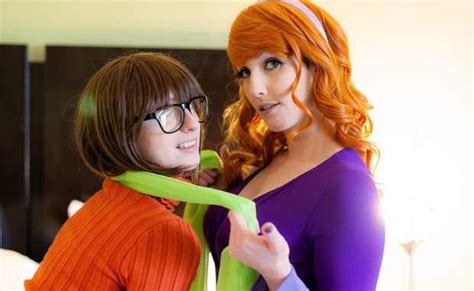 Shots Of Live Action Scooby Doo S Velma Daphne Will Rock Your
