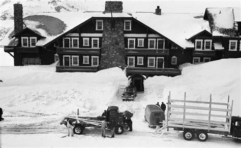 Structure Magazine Preserving The Many Glacier Hotel